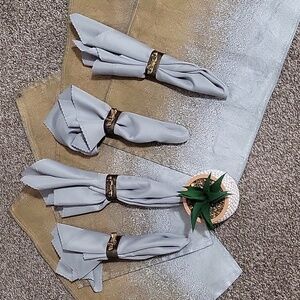 Placesetting for 4